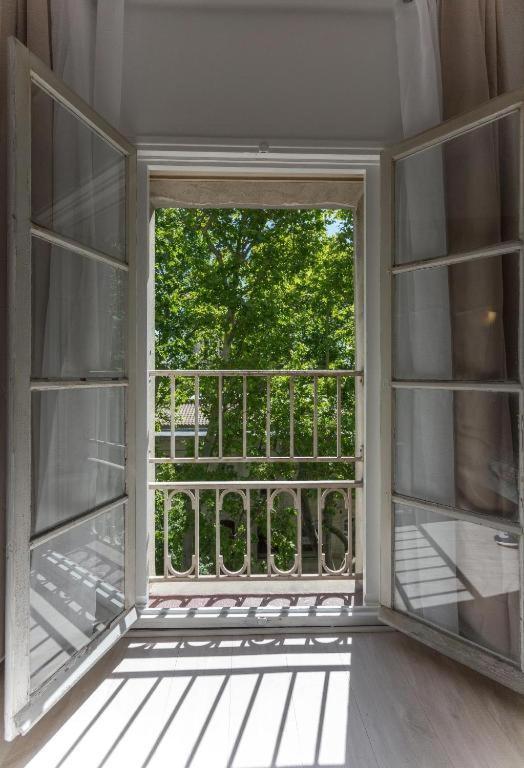 Hotel Alizea Avignon Bagian luar foto