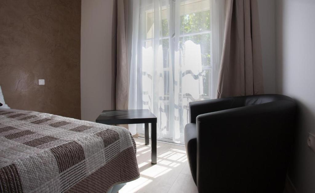 Hotel Alizea Avignon Bagian luar foto