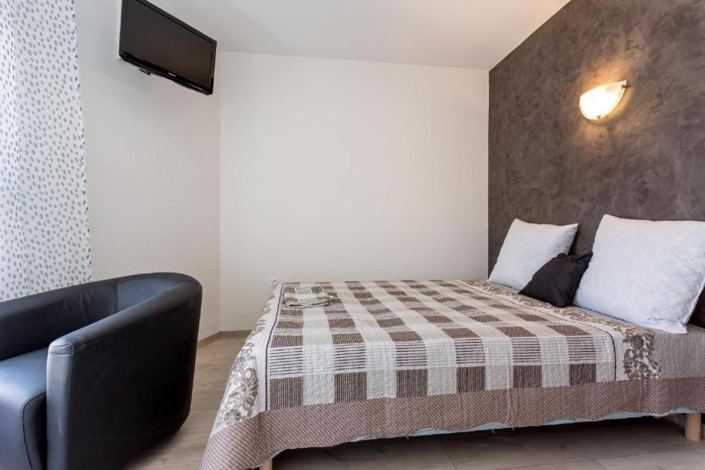 Hotel Alizea Avignon Bagian luar foto